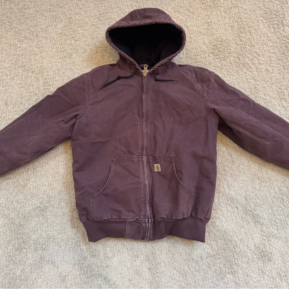 Women’s Carhartt winter coat, plum, size women’s medium (8/10)